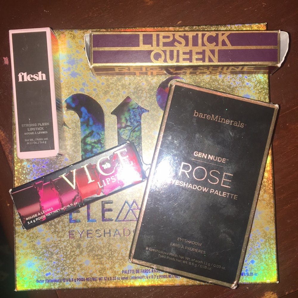 Makeup bundle!! (Or separate pieces if you’d like)